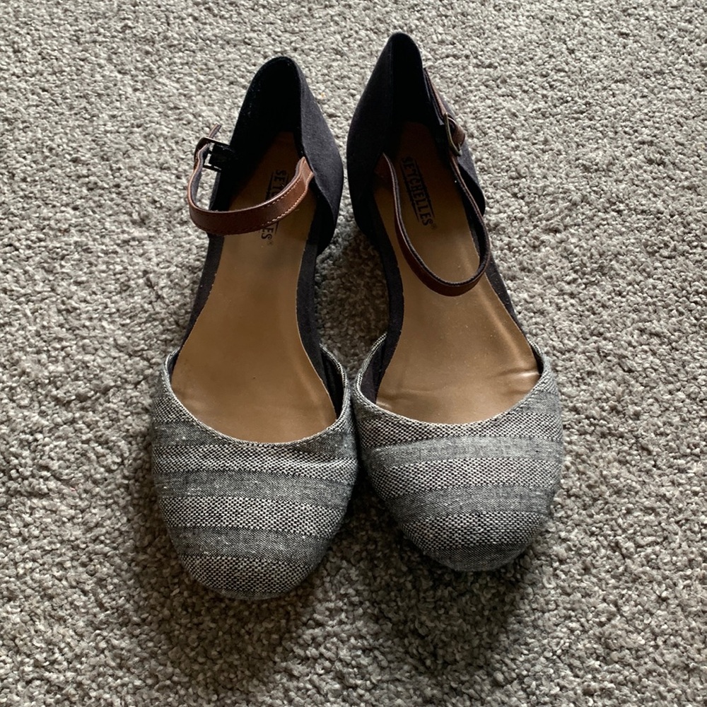 Seychelles black gray and tan round toe